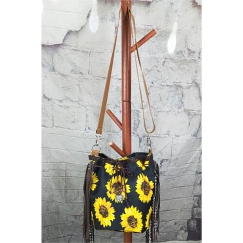 2021 New Design Female Single Shoulder Strap Crossbody Bags with Tassel Women PU Flower Print Crossbody Bag With Drawstring