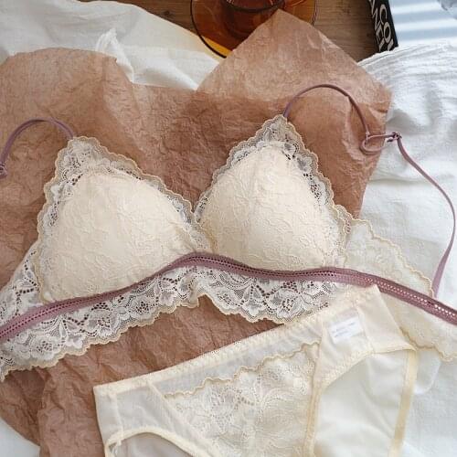 Bra & Brief Sets Sexy Lace Thin Cotton Lined Triangle Cup Wireless Bra and Panties Set Underwear Small Breasts Women Lingerie