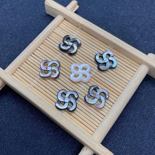 Natural Sea Shell Beads Carved Flowers Hollow Spaced Loose Beads for Fashion Jewelry DIY Making Necklace Pendant Accessories