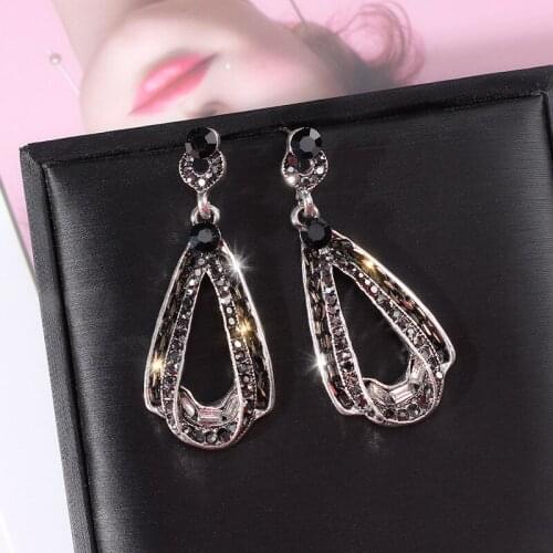 Earring of European and American popularity restore ancient ways Han edition of new style temperament water hollow out geometric