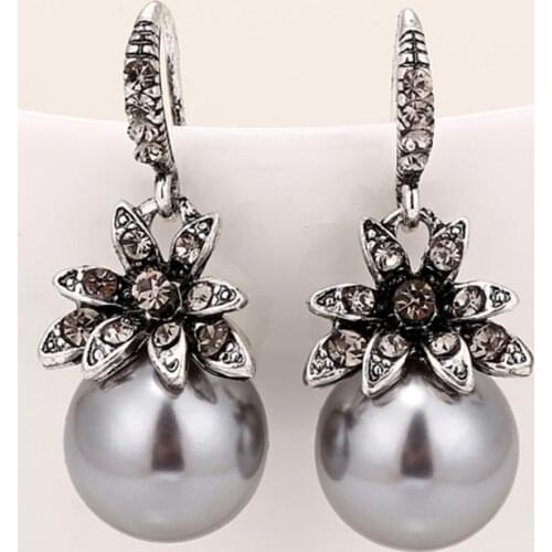 Fashion Imitation Pearl Earrings Inlaid Rhinestones Exquisite Charming Wedding Jewelry For Women Three Colors optional2019