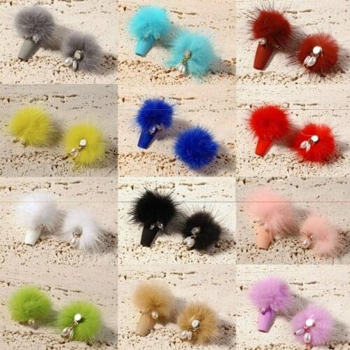 27RC 12 Colors Nail Pom Fluffy Plush Ball Detachable Nails Design Art Puff Fur Ball Magnetic 3D Soft Pompon Ball with Pendant