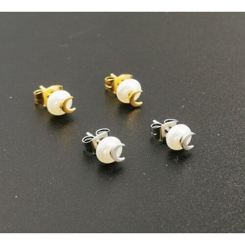 2021 new INS small cute pearl moon student earrings