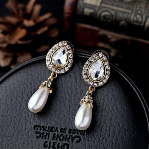 Fashion Earrings Vintage Retro Water Drop Ear Stud Female Temperament All-Match High-End French Pearl Ear New Arrival