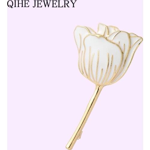 Flower Brooches for Women Fashion Tulip Daisy Lily Plant Enamel Pin White Pink Elegant Lapel Pin Badge Jewelry Gift Wholesale