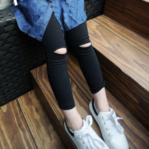 Childrens 2017 Spring New Hole Knee Girls Feet Pants Nine Minutes of Pants Leggings