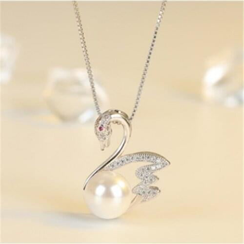 DISINIYA Gold Pendants