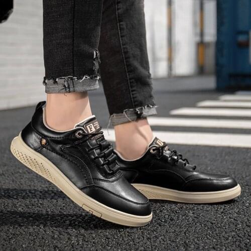 Men cow Suede Leather Sneakers Men Breathable Casual Men Flats Lace-up Lightweight outdoor Men lace up Flats Casual Sneakers