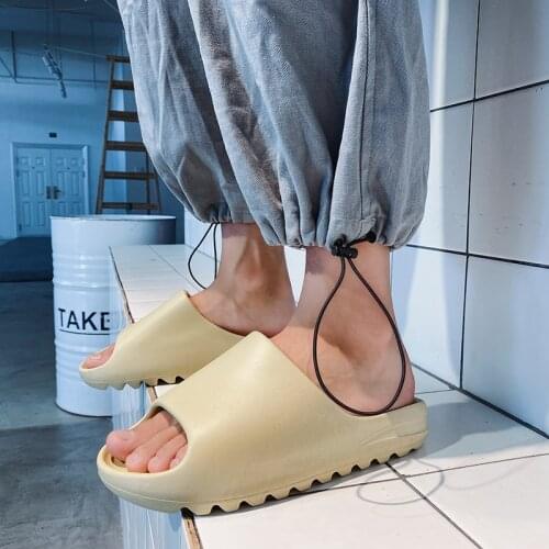 Womens Slippers Summer Slides Sandals Thicken EVA Soft Bath Slip Comfortable Sole Flat Shoes Zapatilla Mujer Yeezis Couple Slide