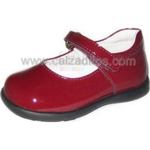 Merceditas de piel y charol guinda con velcro, de Primigi