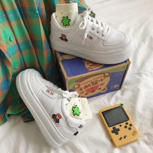 2021 new Japanese thick-soled cute round head simple and fashionable all-match soft-soled white shoes female trend