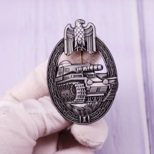 Sale German Armored Tank Enamel Pins WW2 German Military Brooches Metal Medal Eagle Badges Pin Backpack Accessories Jewelry
