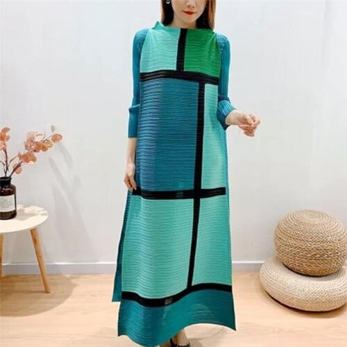 Three curtilage the new summer 2020 ladies' printed loose fold dress one word led dress female waist with A word in the text