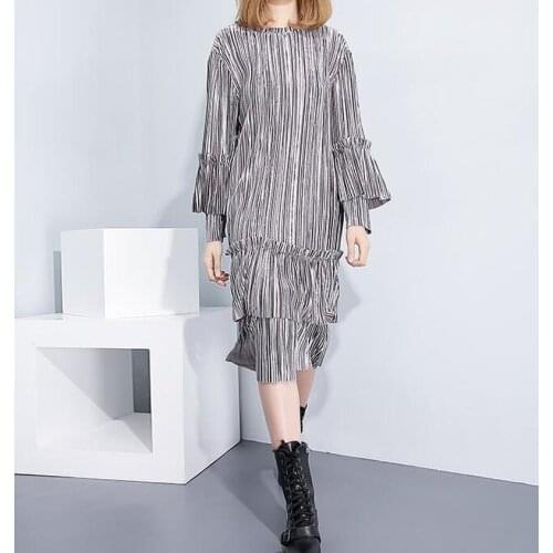 Big Discount Autumn and Spring New Womens Velvet Long Sleeve Long Dress Vintage Fashion Folds Loose Plus Size Pleated Dress