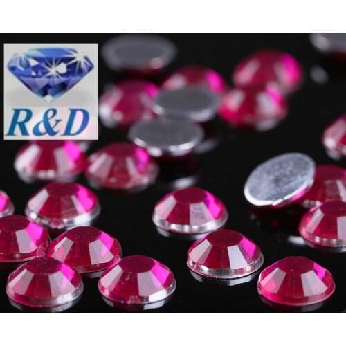 Free Shipping ! 1000 pcs/ lot Top quality 10mm Cerise Pink flatback Acrylic Rhinestone gems for Cloth shoe decoration accessary