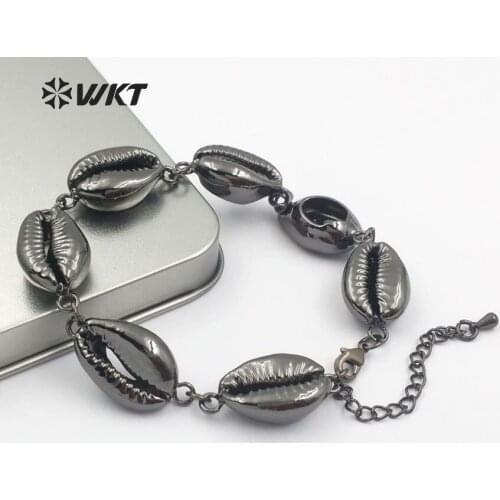 WT-B430 Wholesale Beautiful Special 4 color Custom Design Natural Cowrie Shell Bracelets Jewelry wrapped bracelets