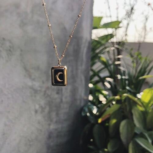 Amaiyllis 18K Gold Vintage Square Black Baroque Moon Crescent Clavicle Necklace Collar Statement Necklace Pendant For Women