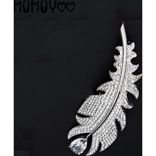 Fashion jewelry high-quality swa new, elegant and simple atmosphere light luxury feather shape crystal women brooch