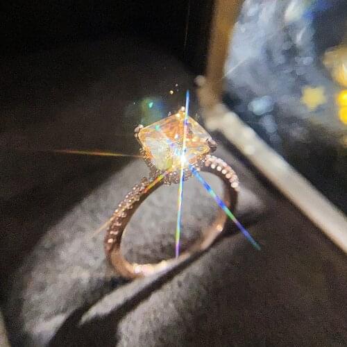 Luxury Exquisitely Inlaid with Zircon Ladies Wedding Rings Fashion Cocktail Party Accessories