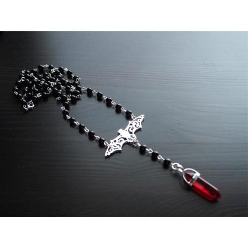 Gothic Bat Pendant Rosary Necklace for Women Charm Halloween Fashion Exaggerated Crystal Anime Choker Jewelry New Gifts Party