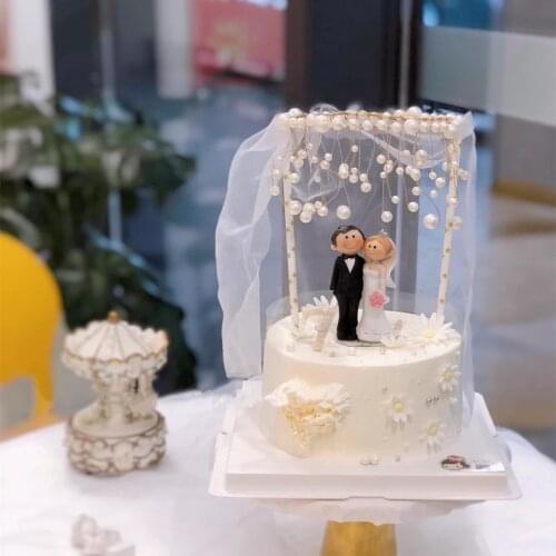 Wedding Decoration Cute Cartoon Resin Bride And Groom Cake Topper Propos Engagement Dessert Table Birthday Party Baking Supplies