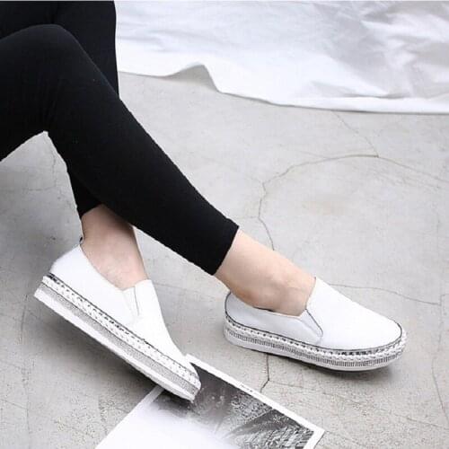 QWEDF Handmade ladies mother flat shoes soft leather women Loafers summer shoes female driving shoes sapato feminino X10-55