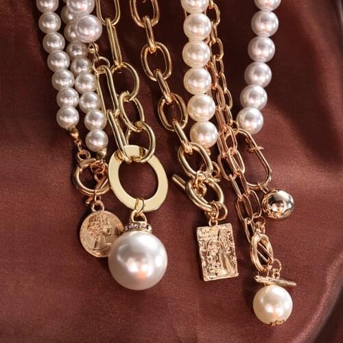 Fashion Pearl Chain Choker Necklace for Women Vintage Gold Heart Circle Lock Metal Pendant Necklace Hip Hop Female Men Jewelry