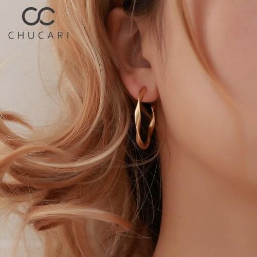 CHUCARI 2019 New Fashion Gold Silver Color Round Earrings For Women Big Circle Earrings Twisted Geometric Metal Hoop Earrings
