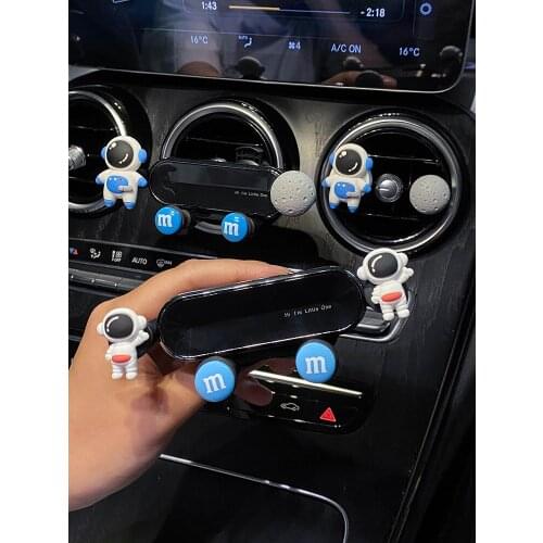 Creative Car Phone Holder 2021 New Cartoon Astronaut Air Outlet Navigation Universal Mobile Phone Holder