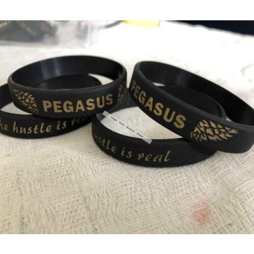 Promotion Custom Black Wristbands Gold Text Engrave/Debossed Logo Design Person Gift Hand bangle