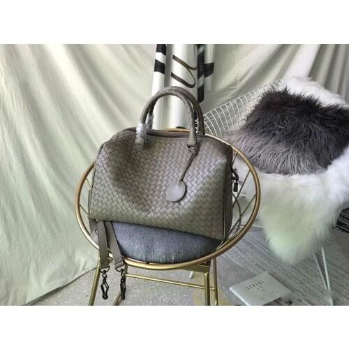 Sheepskin Woven Handbags Genuine Leather Women Casual Bucket Bag Fashion Designer Brand Bag Totes large capacity crossbody bags