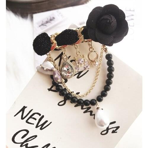 Women Girl Pins Badge Series Number 5 Fur Chain Pearl Brooch Coat Handmade Fashion Brooches Accessories