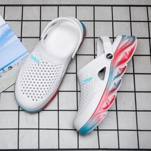 Womens Flat Sandals 2021 Mens Summer Slippers Hollow Out Mens Breathable Garden Flip Flops Couple Beach Antiskid Wading Shoes