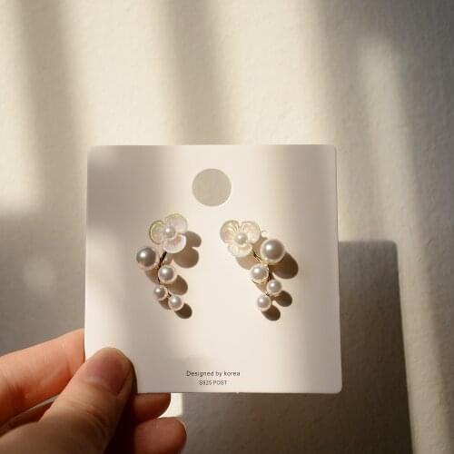 Trendy White Enamel Flower Earrings for Lady Exquisite Sweet Love Pearl Floral Party Jewelry Accessories Gift 2021 New