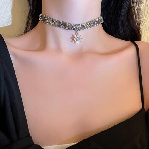 Korean Fashion Vintage Crystal Choker Necklace for Women Girls Luxury Transparent Flower Pendant Clavicle Necklace Jewelry 2021