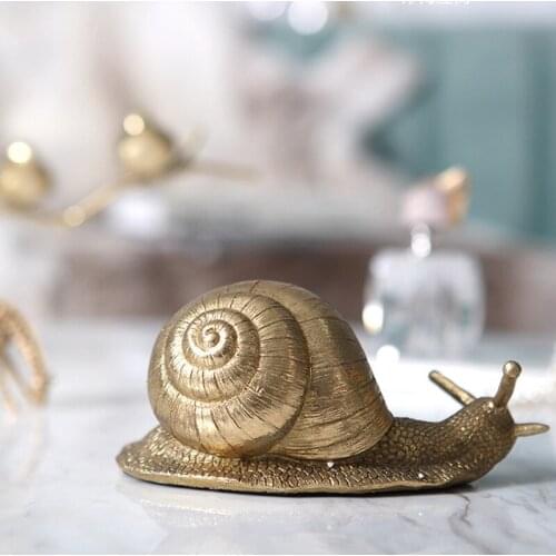 Modern Golden Animal Figurine Miniature Resin Figurines Living Room Decor Crawling Golden Snail Ornament Home Decor Accessories