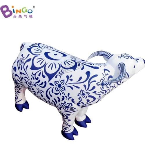 Exquisite 7.9x4.6x5.5 Meters Inflatable Blue And White Porcelain Cow For Exhibition - BG-C0467