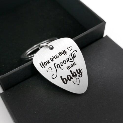 Personalized Guitar Pick Keyring Custom Engraved Keys Ring for Men Keychain Day Male Birthday Christmas Gifts