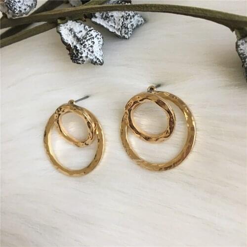Casual Gold Color Plating Hammered Effect Round Circle Overlap Stud Earrings For Women Two Way Wearing Accessory