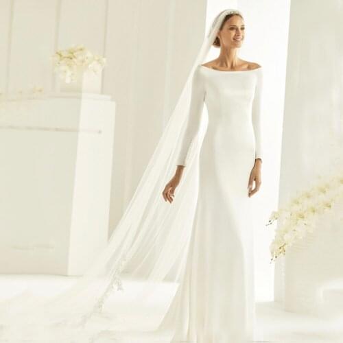 Simple White Slim Flare Wedding Gowns For Woman With Long Sleeve Jersey Zipper Back Boat Neck Elegant Sheath Bridal Dresses