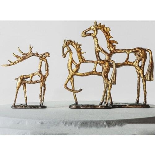 Nordic Creative Plated Resin Animal Sculpture Abstract Hollow Horse Elk Figurines Home Office Decoration Sculpture & Statue Gift