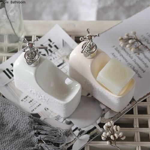 500ml Creative Bathtub Shape Ceramic Liquid Soap Dispenser Hand Soap Dispenser Bottle Home Bathr Accessories with Sponge Holder