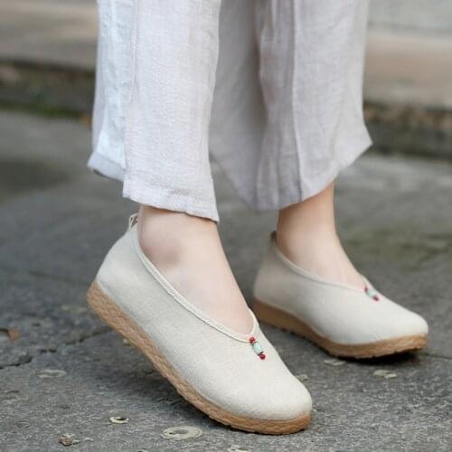 2020 Spring and autumn new style old Beijing cloth shoes national style cloth shoes ancient Han style flat bottom matching shoes