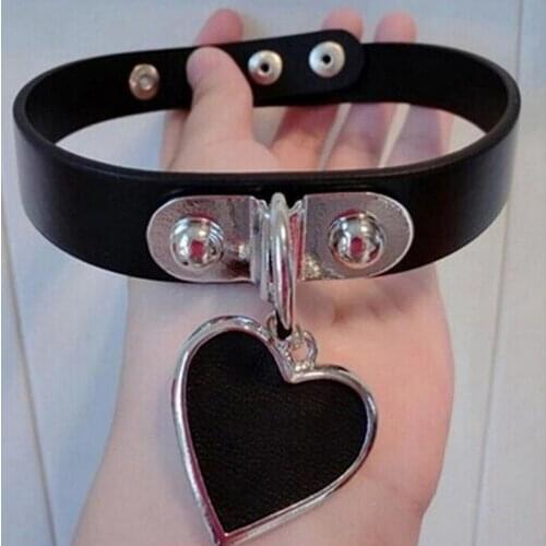 Fashion Adjustable Necklace Women Favorite Punk Goth Leather Rivet Heart Pendant Collar Choker Women Fashion Jewelry Hot 1PCS
