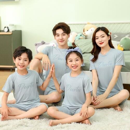 Short Sleeved Pajamas Cotton Clothes Sets Matching Family Outfits Mother Kids Pyjamas Family Look Homewear Father Daughter Son