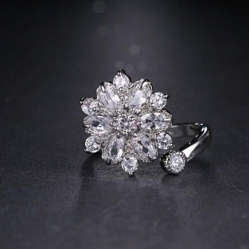 Z 2017 Fashionable wreaths open luxury gold color adjustable size Zircon Finger Ring for Womens Jewelry Party Wedding