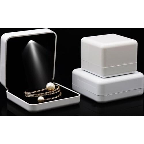 Hard Rubber LED Light Luxury Designer Jewelry Box Organizer Bulk Travel Portable Storage Bag Great Gifts for Girls Women Sale