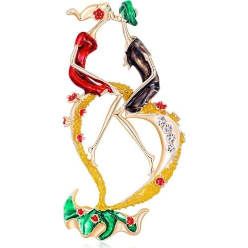 And the United States sell like hot cakes fashion personality kissing couples brooch alloy set auger drip a corsage