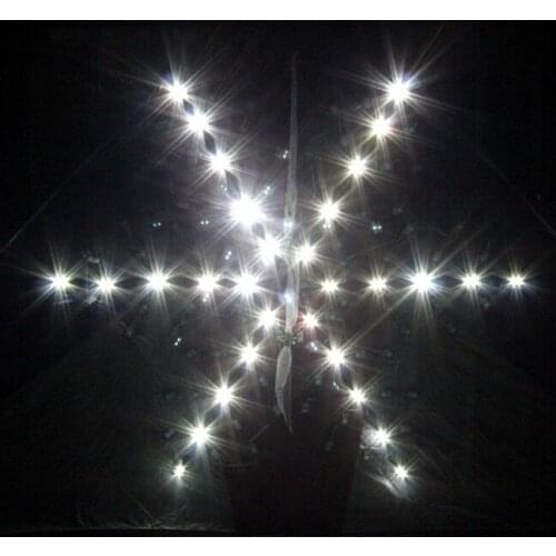 Professional 1.5 / 2 Square Meter LED Power Snowflake Kite With 48/ 132 Lights Good Flying Factory Outlet