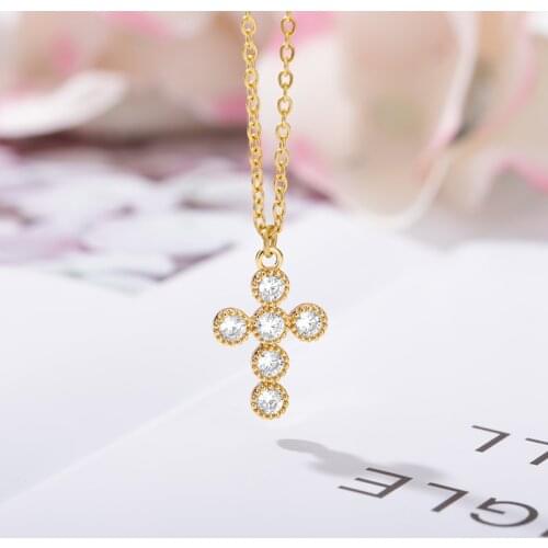 Zircon Cross Pendant Necklace For Women Retro Gold Chain Kpop Choker Classic Baroque Charm Dangle Necklace Glamour Jewelry Gift